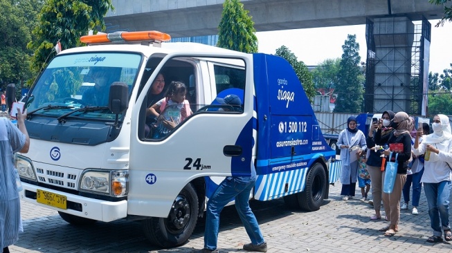 Asuransi Astra Gelar Acara Keluarga: Anak Belajar Keuangan dan Roadside Assistance Tour, Mobil Orangtua Ikuti Uji Emisi