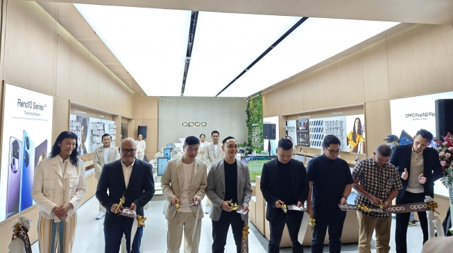 Pembukaan OPPO Experience Store di Summarecon Mall Bekasi, Sabtu (30/9/2023). [Oppo Indonesia]