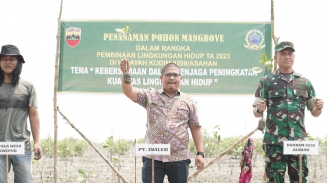 Kolaborasi Inalum dan Kodim 022/Asahan Tanam 15 Ribu Bibit Mangrove di Pesisir Batu Bara