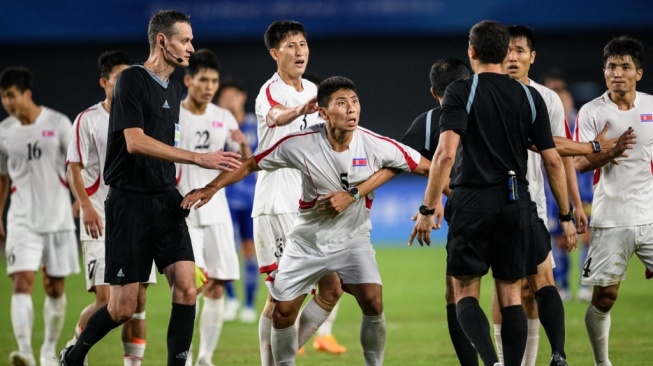 Beringasnya Pemain Timnas Korea Utara di Asian Games: Curi Minuman Lawan sampai Serang Wasit