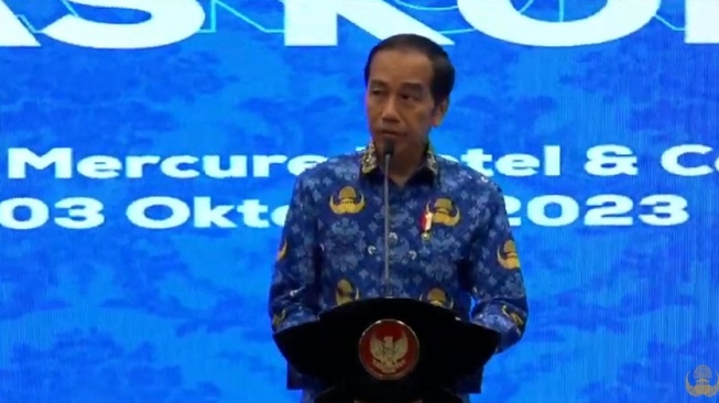 Cerita Jokowi Cabut 3.300 Perda Birokrasi Rumit, Tak Sampai 3 Bulan Kalah Di Pengadilan