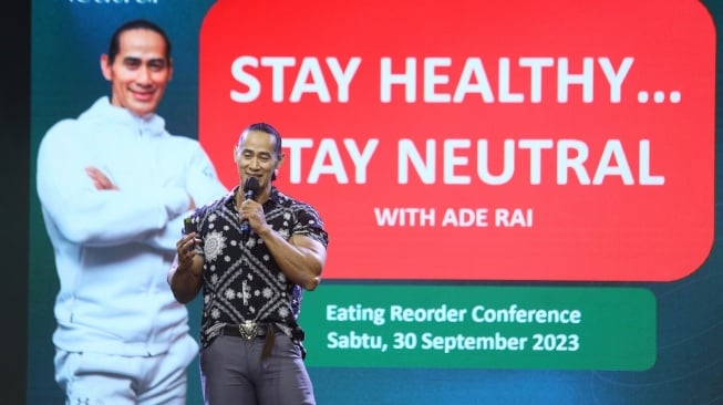 Ade Rai saat menjadi pembicara di acara kesehatan yang digelar komunitas Eating Reorder di Jakarta pada 30 September 2023. [dokumentasi ER]