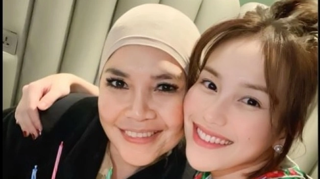 Ayu Ting Ting Punya Satu Tas Mewah Harga Ratusan Juta Rupiah