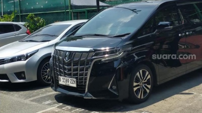 Mobil Alphard Pergi Tinggalkan Mapolda Metro Jaya, Mentan SYL Tak Nampak