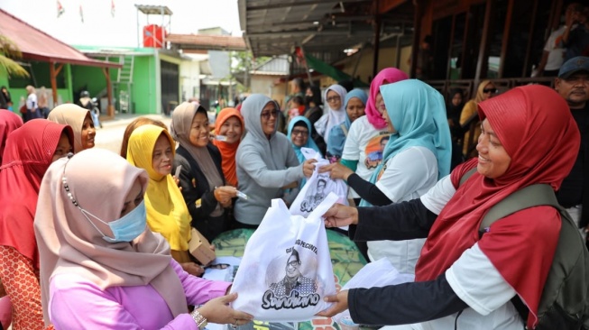 Hanya Rp 5.000! UMKM Sahabat Sandi Uno Lampung Buka Bazar Sembako Murah