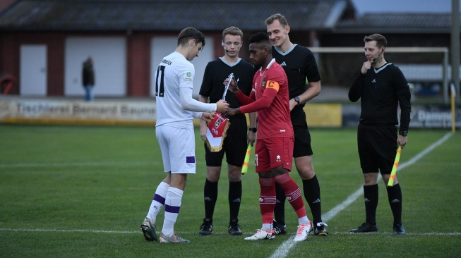 Kapten Timnas Indonesia U-17 Iqbal Gwijangge saat laga uji coba melawan VFL Osnabruerck U-19 dalam training camp (TC) yang berlangsung di Jerman, Kamis (5/10/2023). (Dok. PSSI).