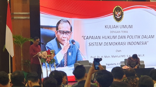 Mahfud MD Ungkap Cerita di Balik Revisi UU ASN, Bermula dari Maraknya Tenaga Honorer Titipan