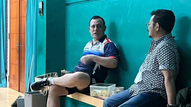 Photos circulating show KPK Chairman Firli Bahuri and Minister of Agriculture (Mentan) Syahrul Yasin Limpo at a badminton gym in the Mangga Besar area, Central Newsdelivers.com.  (Ist)