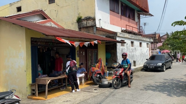 Breaking News: Pelajar SMK Negeri di Padang Dibacok Pakai Celurit saat Belanja di Warung, Pelakunya Pelajar Juga