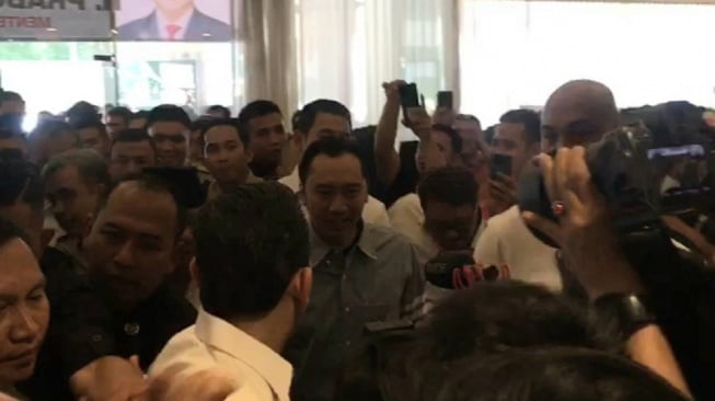 Duduk Di Barisan Depan, Ibas Hadiri Deklarasi Relawan Setia Prabowo Di Jaksel