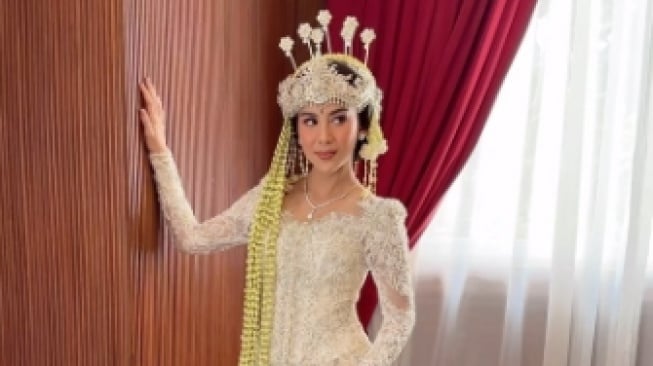 Potret Pernikahan Adinda Thomas (Instagram/@ayungberinda)