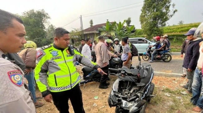 Tabrakan Maut di Jalan Solok-Padang Panjang, Pengendara Sepeda Motor Tewas dan Seorang Luka-luka