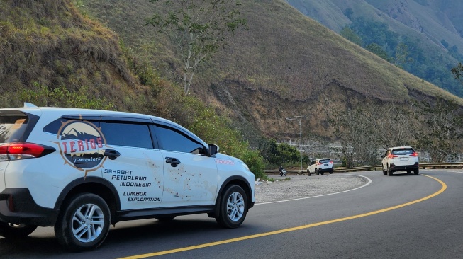 Gelar Lombok Exploration, Daihatsu Terios 7 Wonders Jelajahi Bukit Seger sampai Pantai Pink