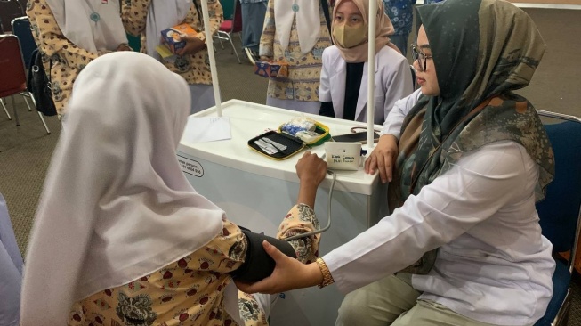 Gerakan Kepiting AQUA Solok Bantu Pencegahan Stunting