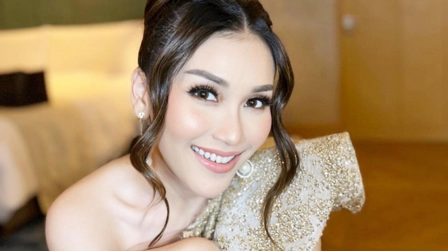 Ayu Ting Ting Girang Habiskan Tahun Baru Manggung di Depok: Jarang-Jarang di Kampung Sendiri