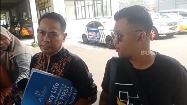 Yadi Sembako di Polres Metro Tangerang Selatan pada Rabu (11/10/2023). [Suara,com/Rena Pangesti]