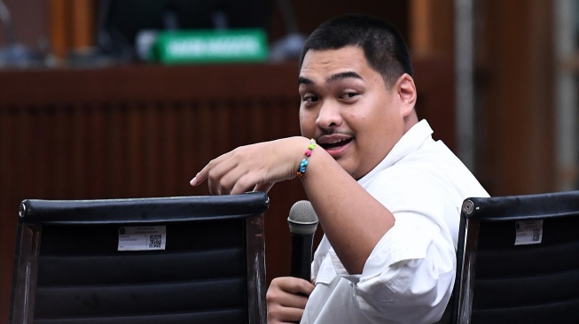 Menteri Pemuda dan Olahraga Dito Ariotedjo menjadi saksi dalam sidang lanjutan kasus dugaan korupsi BTS 4G di Pengadilan Tipikor, Jakarta Pusat, Rabu (11/10/2023). [ANTARA FOTO/Sigid Kurniawan].