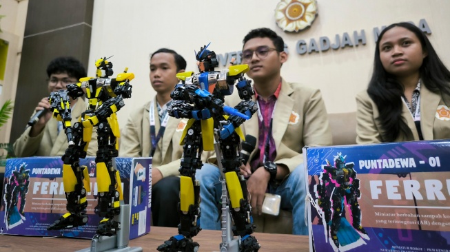 Mahasiswa UGM Ubah Limbah Korek Api jadi Transformer dan Wayang