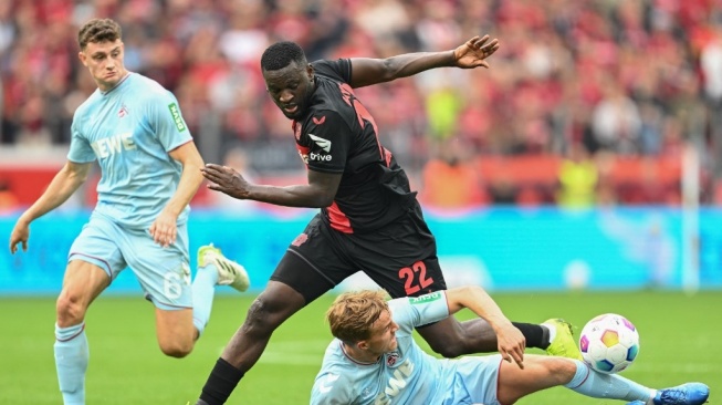 Striker Bayer Leverkusen, Victor Boniface viral di media sosial setelah secara mengejutkan mencuit minta indomie pakai telor di Twitter. [AFP]