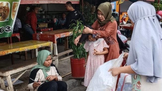 Program Warung Sikumbang PNM Hasilkan Nilai Tambah Ekonomi Bagi Pedagang