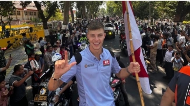 Profil dan Biodata Filip Salac, Pembalap Moto2 Viral Beli Bensin Eceran Naik Vario di Lombok