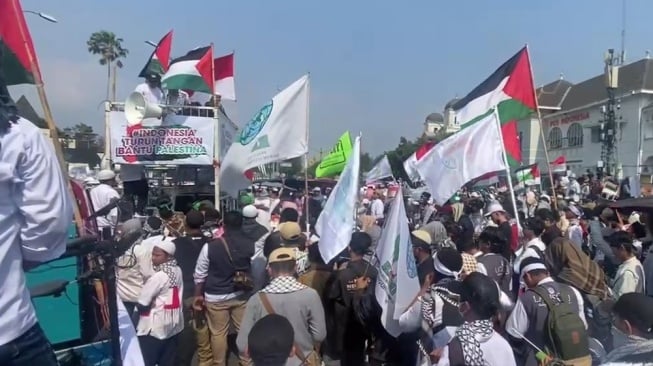 Berikan Dukungan ke Palestina, Ribuan Massa FUI DIY Berkumpul di Titik Nol Kota Jogja