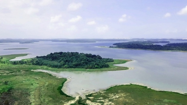 Dam Duriangkang di Batam dan Mitos Buaya Putih