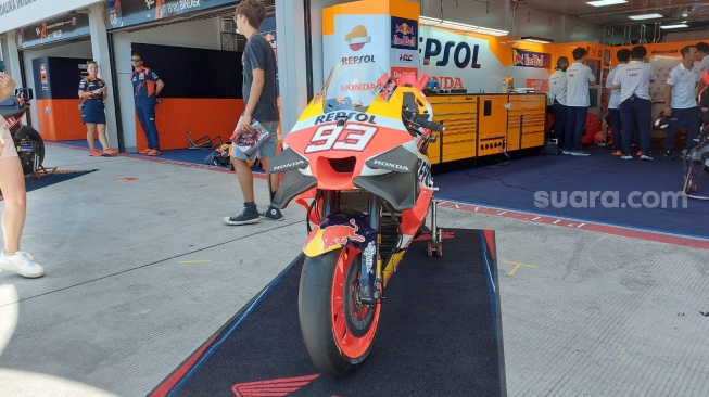 Motor Marc Marquez di MotoGP Mandalika 2023. (Foto: Suara.com/Manuel Jeghesta)