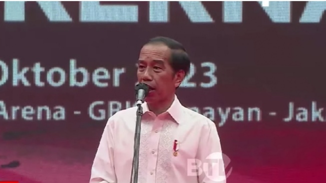 Ogah Bocorkan Sosok Capres yang Didukung, Jokowi di Rakernas Projo: Orangnya Gak Ada di Sini