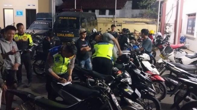 Polres Kudus Bubarkan Aksi Balap Liar, Belasan Sepeda Motor Diamankan