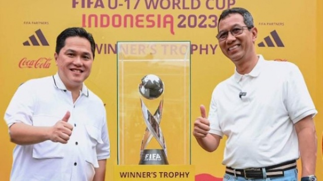 Trofi Piala Dunia U-17 Dipamerkan di Acara Car Free Day, Warga Antusias