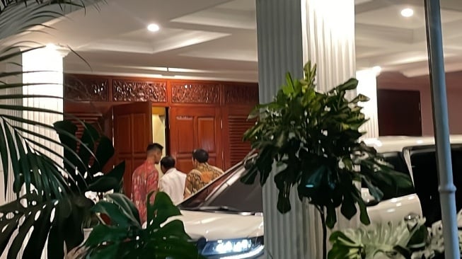 Ketua Umum partai Gerindra Prabowo Subianto di kediaman Jalan Kertanegara IV, Kebayoran Baru, Jakarta Selatan, Senin (16/10/2023) malam. [Suara.com/Novian]