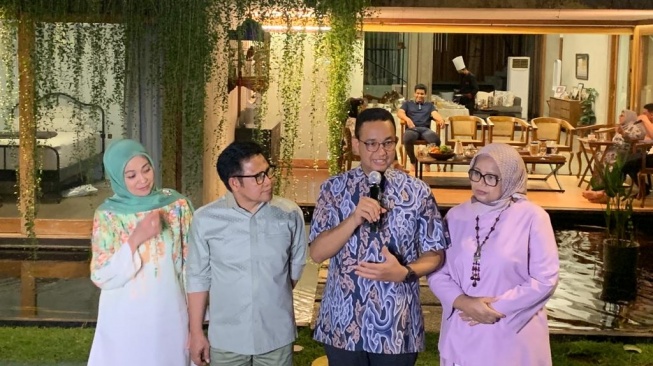 Dinner Bareng Keluarga Cak Imin, Anies Sindir Capres yang Belum Punya Pasangan