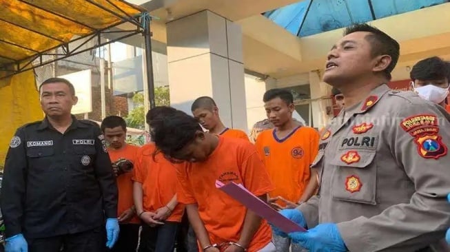 Ditangkap Polisi, Alasan Gangster di Surabaya Bawa Sajam di Jalanan Bikin Geregetan