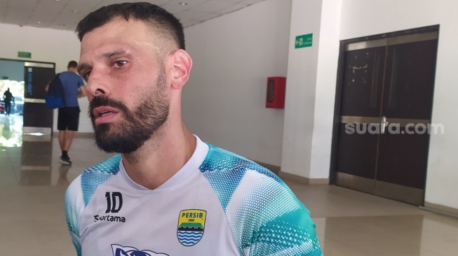 Masa Depan Tyronne di Persib Masih Menggantung, Bojan Hodak: Saya Belum Lihat Dia Bermain