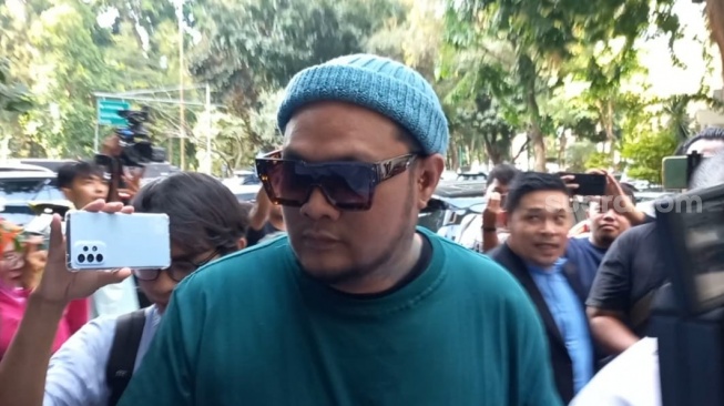 Virgoun dan Pihak Label Mangkir, Sidang Gugatan Pengalihan Royalti Lagu Inara Rusli Ditunda