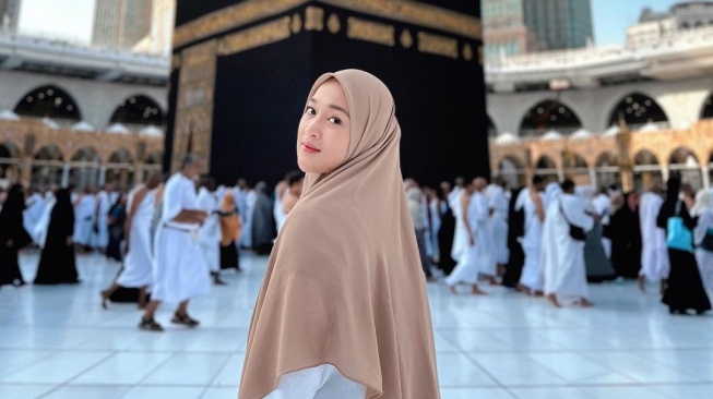 Artis Umrah Awal Oktober 2023. (Instagram/ririe_fairus)