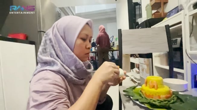 Momen Cipung Beri Kejutan Anniversary Raffi-Nagita (YouTube/Rans Entertainment)