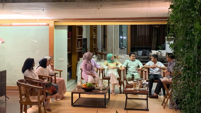 Anies-Cak Imin Makan Malam Bareng Bawa Keluarga Masing-masing: Bahas Hot Issue!