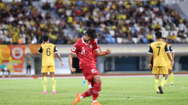Timnas Indonesia meraih kemenangan besar atas Brunei Darussalam di Kualifikasi Piala Dunia 2026, sedangkan Vietnam dikalahkan 6-0 oleh Korea Selatan.  (pssi.org)