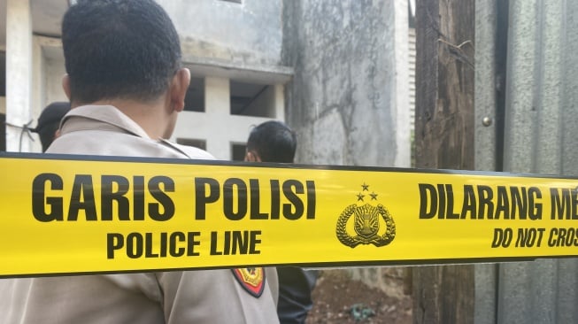 Lokasi ledakan yang terjadi pada sebuah rumah di Jalan Prahu No 2, Guntur, Setiabudi, Jakarta Selatan, Rabu (18/10/2023). [Suara.com/Faqih]