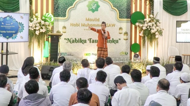 Peringati Maulid Nabi, Ustad Maulana Beri Siraman Rohani di Pegadaian