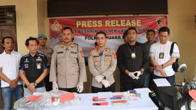 Sosok Alfis, pembunuh wanita open BO di Muara Enim. (Polres Muara Enim)