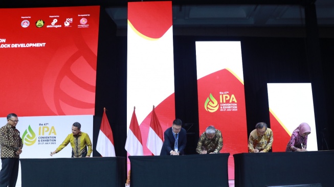 Pertamina dan Petronas Resmi Gantikan Shell di Blok Masela, Ini Kata Nicke Widyawati