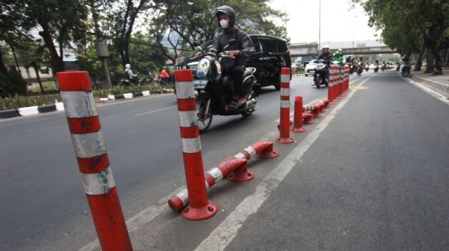 Dishub DKI tak akan memasang lagi stick cone pembatas jalur sepeda yang sudah dicabut. (Antara)