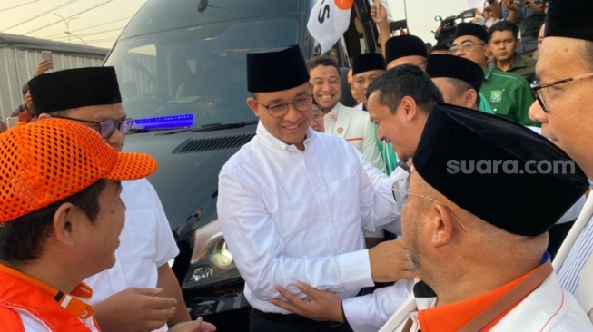 Bergetar Suara Anies Menahan Tangis Di NasDem Tower Jelang Mendaftar Ke KPU