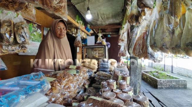 Punya Lapak yang Tak Layak Disebut Toko, Pedagang Oleh-oleh Khas Bontang Butuh Perhatian Pemerintah