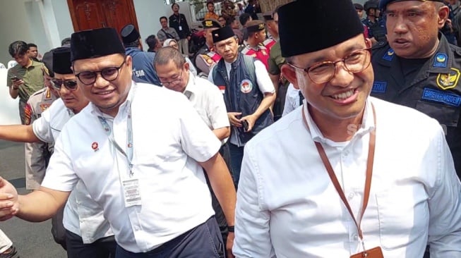 Pendaftaran Capres-Cawapres di KPU Molor karena Telat, Anies Minta Maaf: Kami Ingin Datang Jam 8, Tapi Macet