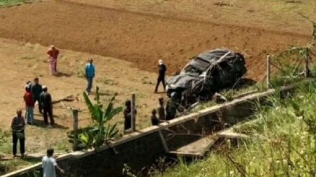 Penampakan Mengerikan Kecelakaan di Tol Bocimi