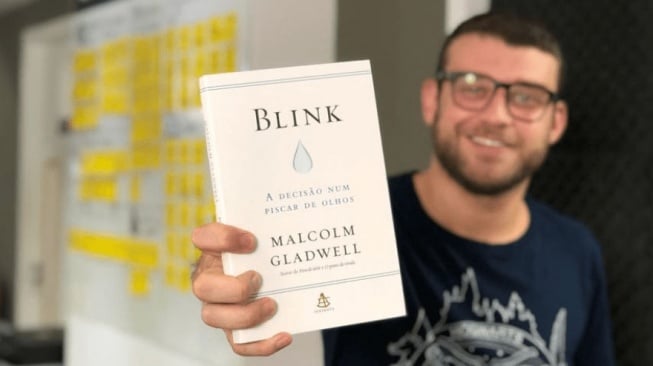 Membuat Keputusan dalam Sekejap Mata: Ulasan Buku 'Blink' karya Gladwell